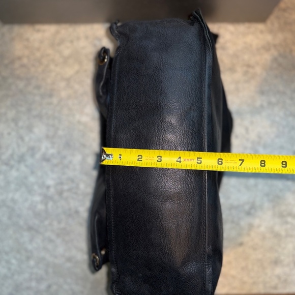 Vince Camuto 'Mica" hobo handbag, black with gold hardware - Picture 11 of 12